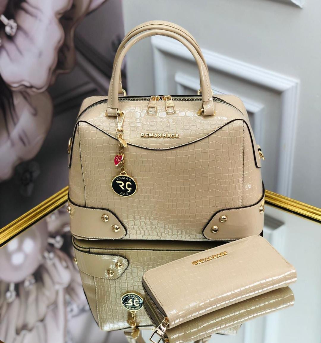 Women Glossy Remas Handbag with Wallet