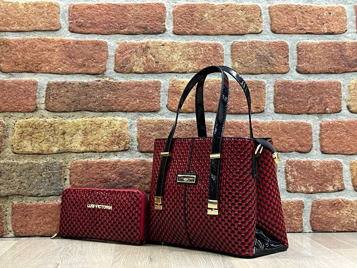 Luis Victoria Women's Super Handbag and Wallet Set